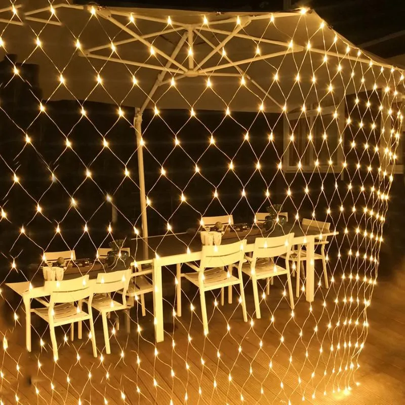 Saiten LED Net Licht 3 * 2m 6 * 4M Mesh Fairy String Weihnachtsgirlande Fenster Vorhang Eiszapfen Für Party Hochzeit Urlaub