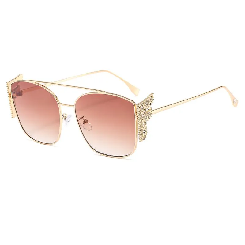 Mode Elegante Luxus Shiny Diamant F Flügel Sonnenbrille Für Frauen Klassische Retro Sommer Strand Metall UV400 Sonnenbrille Brillen