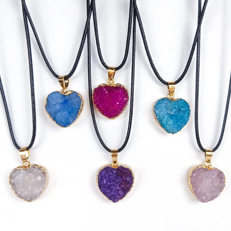 Collana con pendente cuore di pietra naturale verde agata - Lamù gioielli