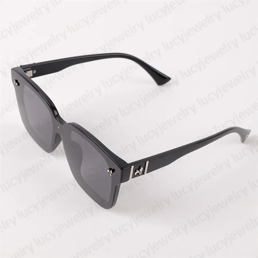 2023 Ny designer solglasögon mode av hög kvalitet solglasögon kvinnor män sol glas tryck skyddsglasögon 4 färgalternativ glasögon