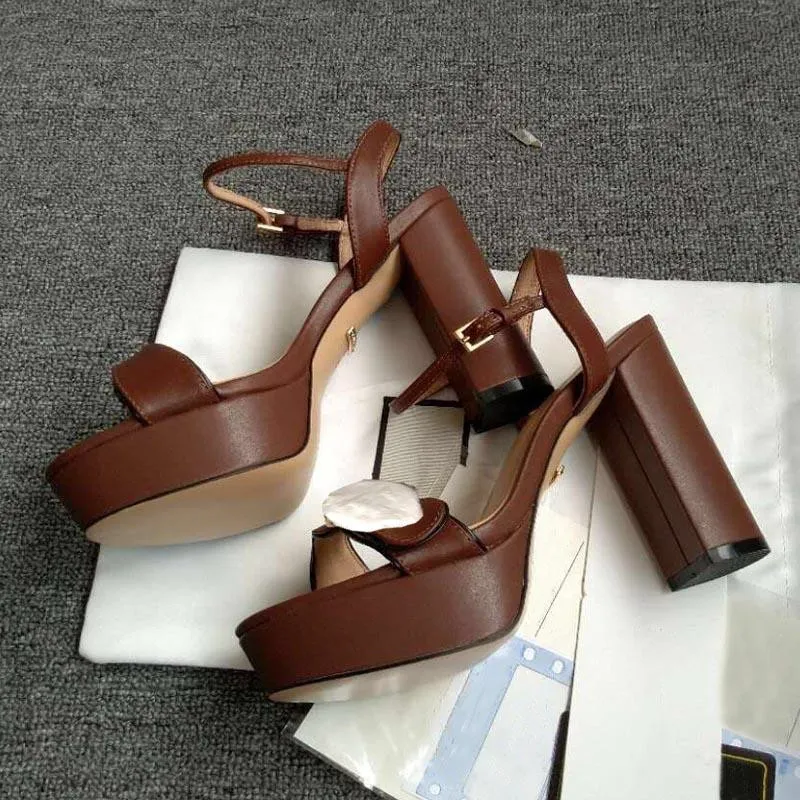 Women Sandals Luxury high Heels Metallic laminate leather mid-heel sandal suede designer sandalssummer beach wedding shoes 35-40