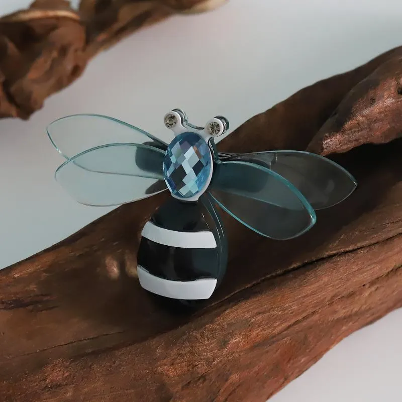 Pins, broscher Märke Design Insect Series Brosch Kvinnor Delikat Little Bee Handgjorda Akryl Säkerhetsnål Smycken Gåvor för Tjej