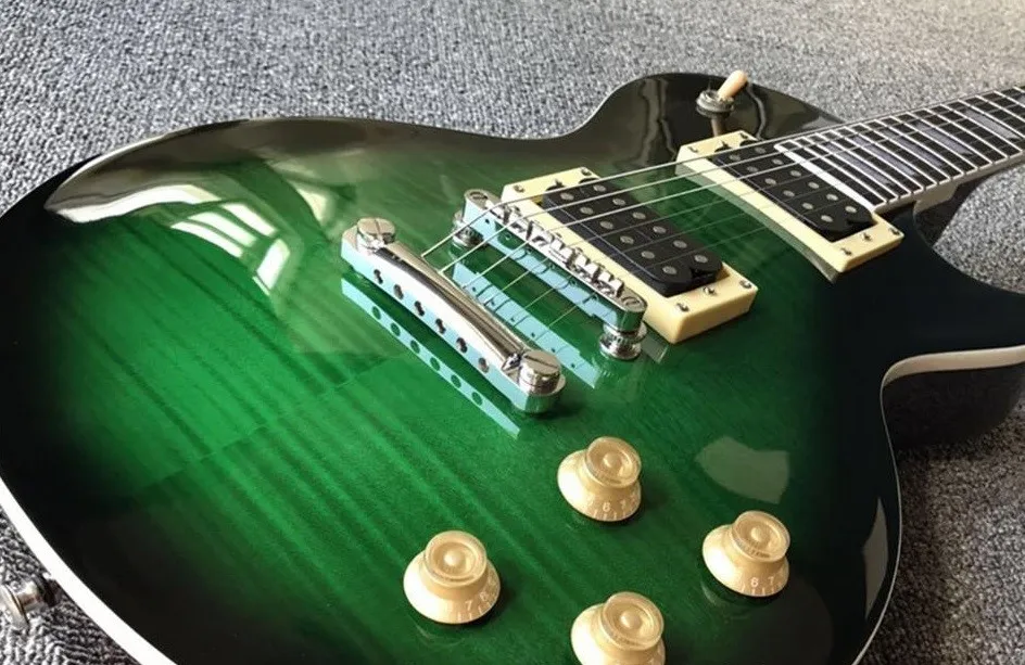 1959 Slash Anaconda Burst Flame Maple Top Groene Elektrische Gitaar Donkerbruin Mahonie Body, Tuilp Tuners, Chibson Gitaren