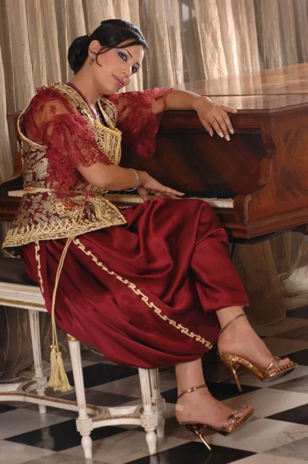 Borgonha Roupas Argélindias Karakou Vestidos de Noite com Peplum Soirée de Mariage Ouro Embroiry Árabe Prom vestido formal