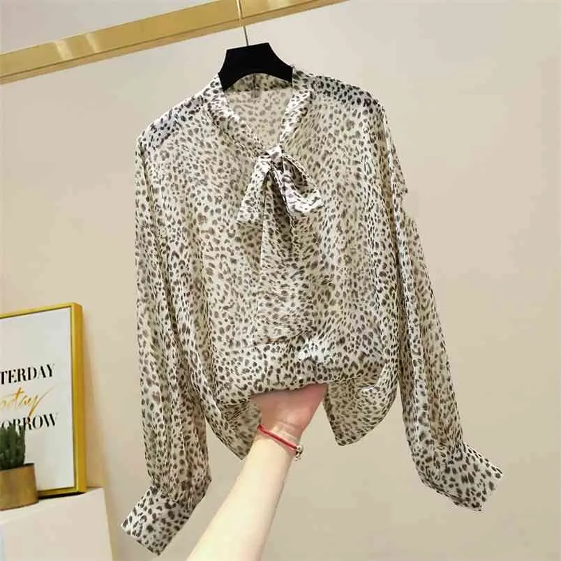 Wiosna damska Bluzka Koreański Styl Bow Tie Leopard Drukuj Jasny Jedwabny Latarnia Rękaw Top Casual Luźne Kobiece Topy 210506