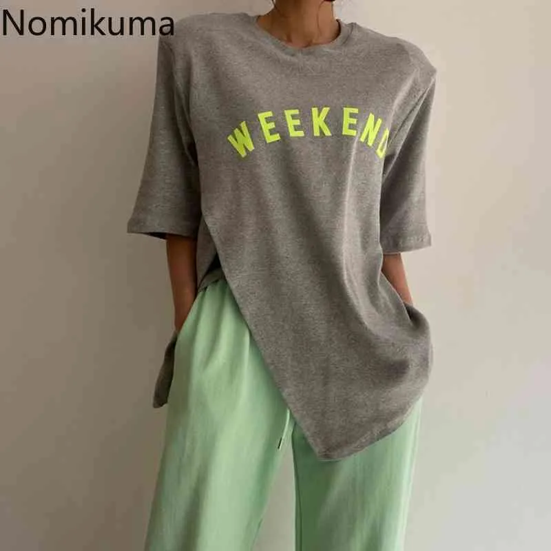 Nomikuma brev tryckt T-shirt Kvinnor Kontrast Färg O Neck Kortärmad Tshirts Sida Split Design Casual Loose Topps Korean 210514