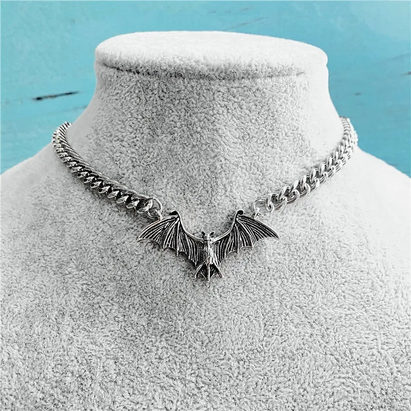 Fashion Vintage Punk Gothic Bat Chain Necklace For Women Animals Choker Halloween Collar Hip Hop Girls Jewelry Gift