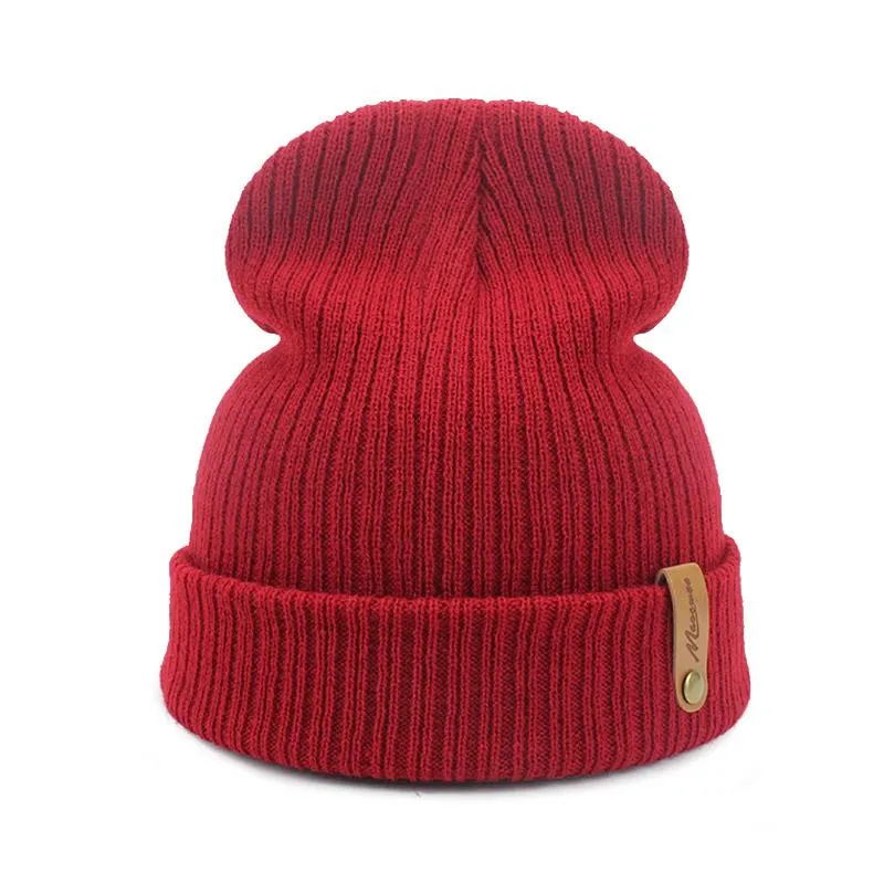 قبعات قبعات للرجال والنساء في فصل الشتاء أحادي اللون أحادي اللون الأحادي الصوف قبعة قبعة قبعة دافئة المتفجرات المتفجرة