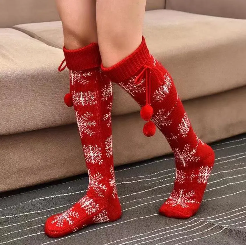 Chaussettes hautes tricotées pour femmes Motifs de vacances de Noël Flocon de neige Bas longs pour les genoux d'hiver Funky Jambières Chaussettes de sol Rouge