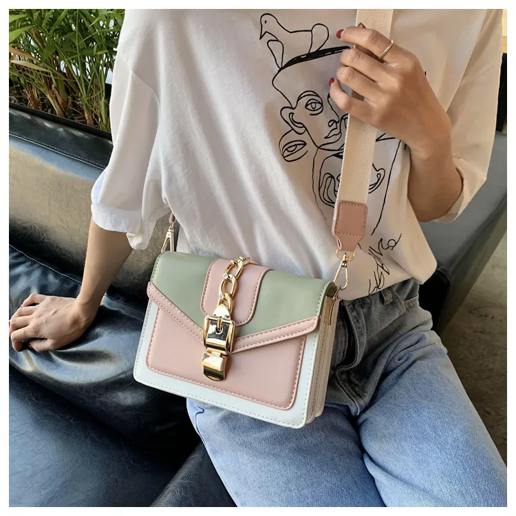 Moda łańcucha Lady Sling Torba Boaned Color PU Leather Crossbody dla kobiet Szeroki pasek Messenger Torby Panie