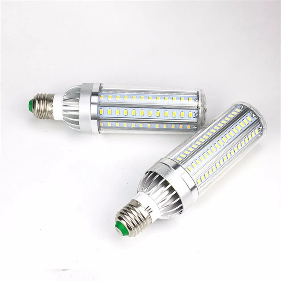 Geen flikkeringslicht 110 V Candle Lamp Ultra Mute LED-lamp E26 Aluminium ventilator Koeling High Power 235 Kralen Corn Lights MS004