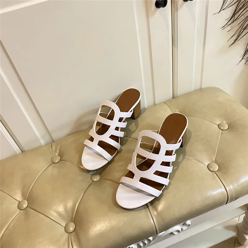 Cowhide Sheepskin Inside Slides Classic Women Sandals Chunky Heels Outdoor Italy Star Same Style Leather Outsole Slippers With Original Box Designers Shoes