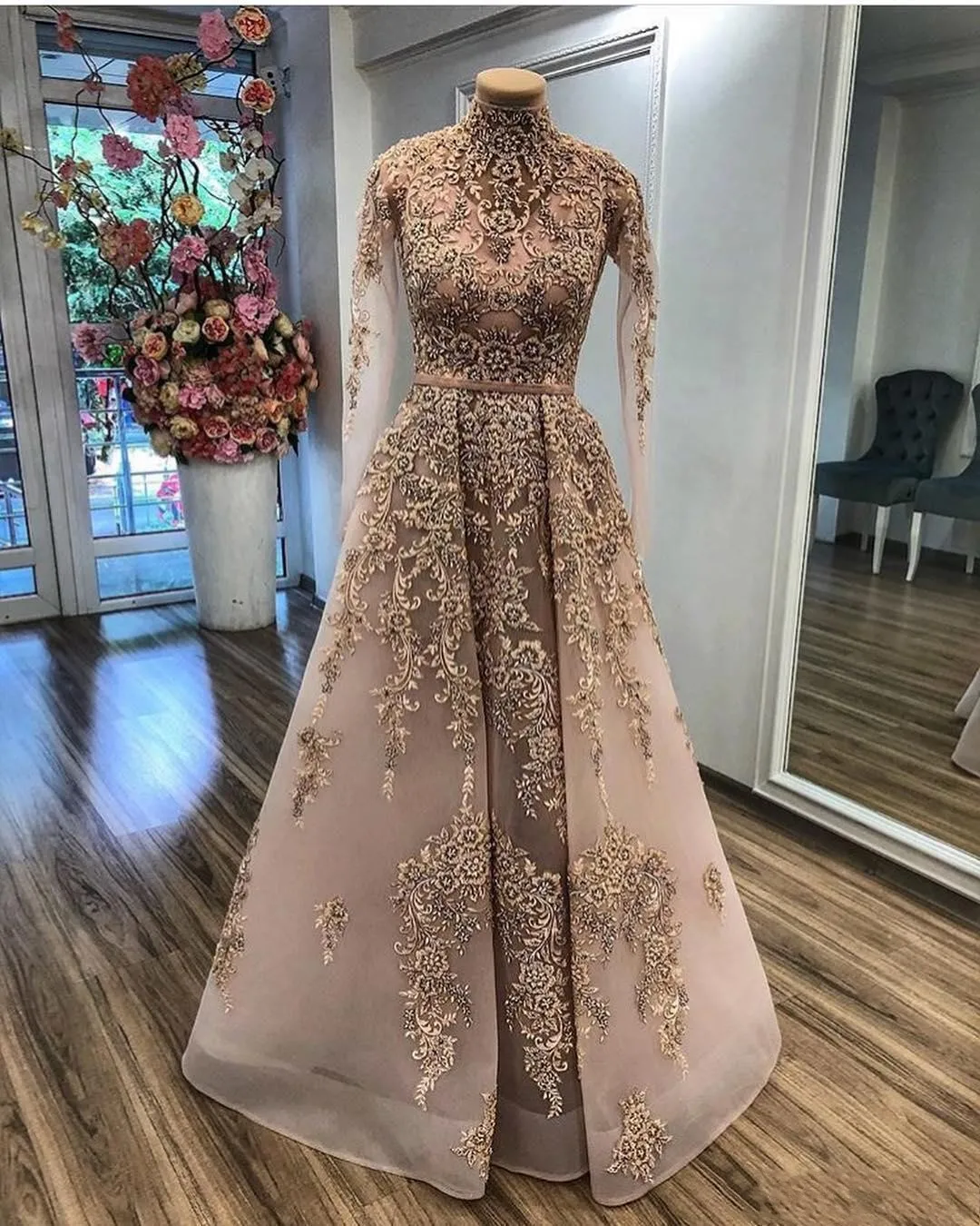 Lace Crystal Luxurious perled African Dubai Evening Wear Up High Necy Long Manches Robes de bal Vintage Forme Forme Bridesmaid Pageant Robes