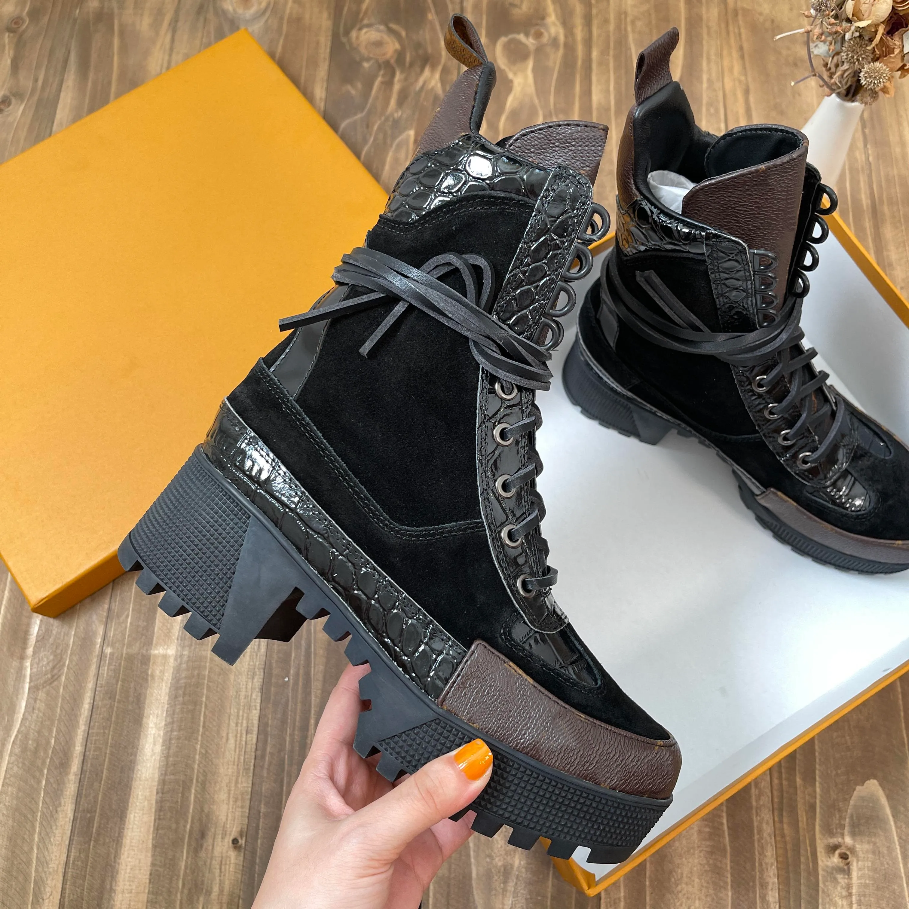 Laureate desert boot clearance dupe