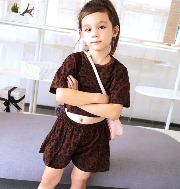 4 colour Children Designer Clothing Sets Fashion Leopard Print Set Girls Brand Suits Kids Novelty Luxury Tops Pants Two Piece suit size 80 130cn