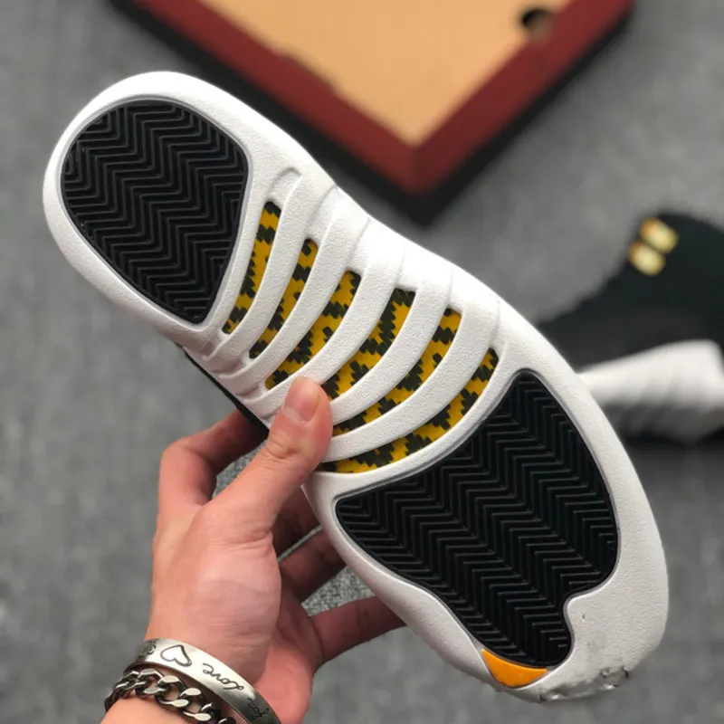 Jumpman 12 Retro Reverse Taxi 130690 017 Black White Taxi Black Big Size Gym Shoes Mens Shoes Men 2020 Tennis Shoes Schoenen