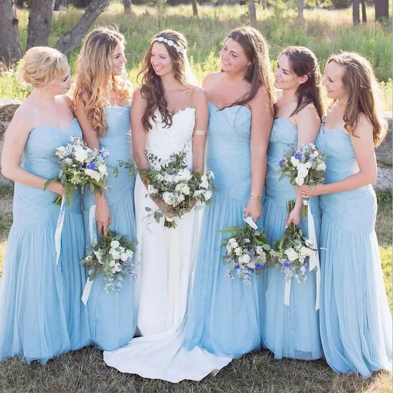 Ny ankomst vintage blå straplösa brudtärna klänningar ärmlös spets fest klänningar en linje Vestido de Festa bröllop gästklänning