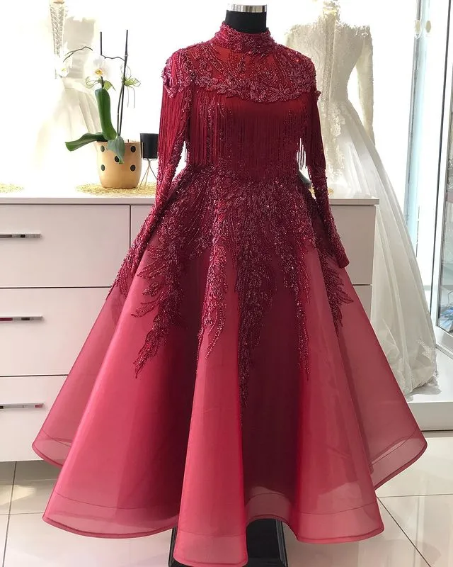 2022 Plus Storlek Arabisk Aso Ebi Luxurious Burgundy Muslim Prom Klänningar Lace Beaded Evening Formell Party Andra mottagningstorkar Klänningar ZJ263