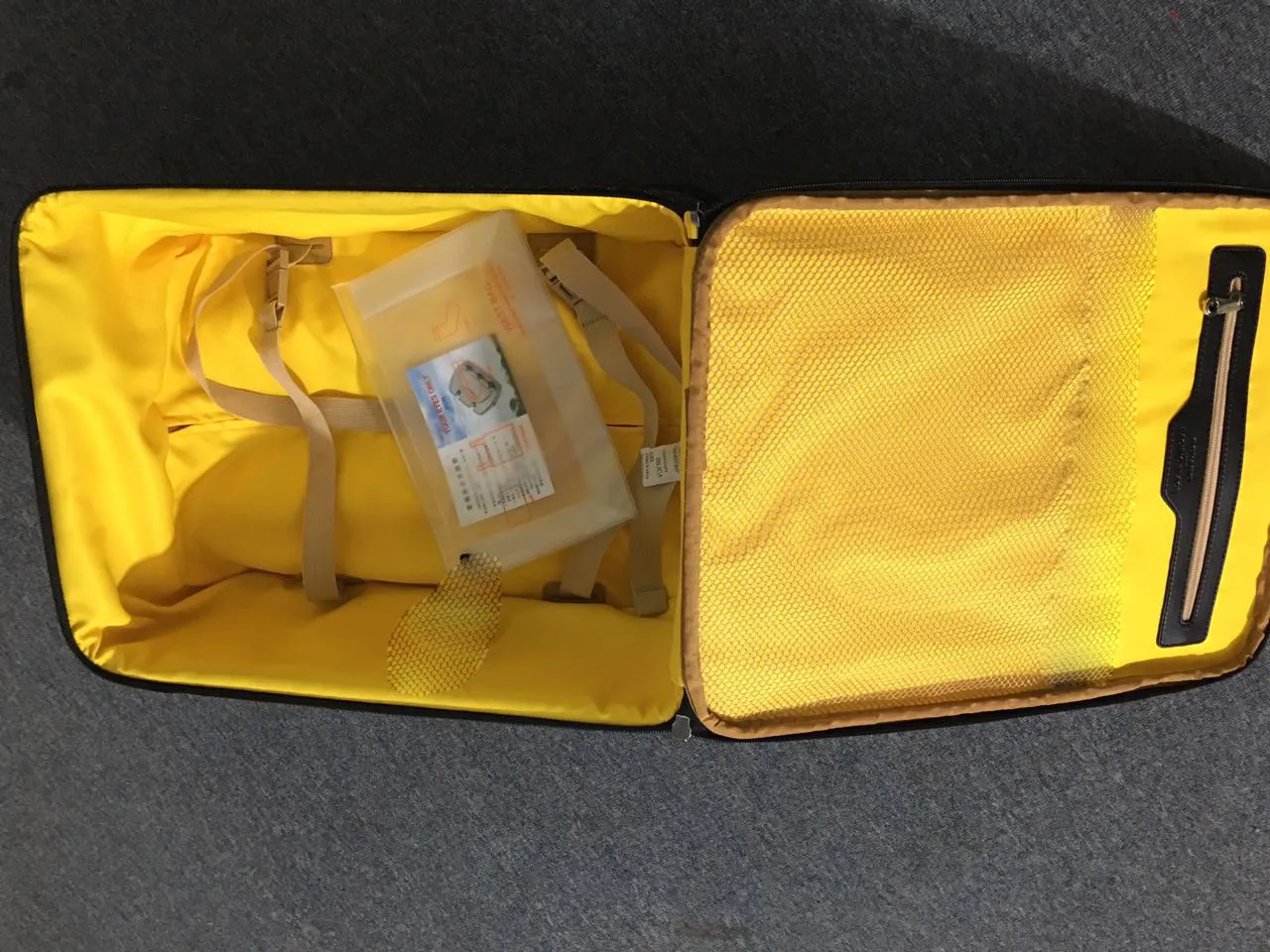 Bär på resväska som går utomlands Går rullande bagage Bra Spinner Kapacitet Trolley Dekorativa Mönster Väska Luftkartor Box Trunk Patter