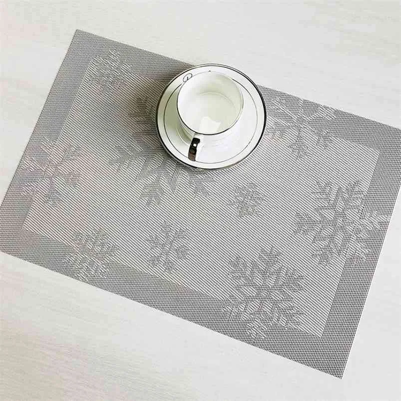 4PCS / Lot Jul Snowflake Placemats Vattentät Non-Slip Anti-Scald Table Mat Enkel Europeisk stil Placemat 210423