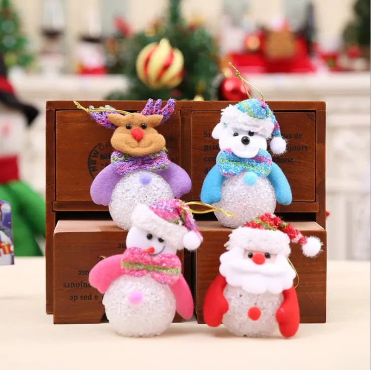 Il Babbo Natale Con Un Cervo Allegro E Un Pupazzo Di Neve Illustrazione