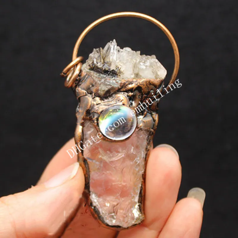 Raw clear deals quartz pendant