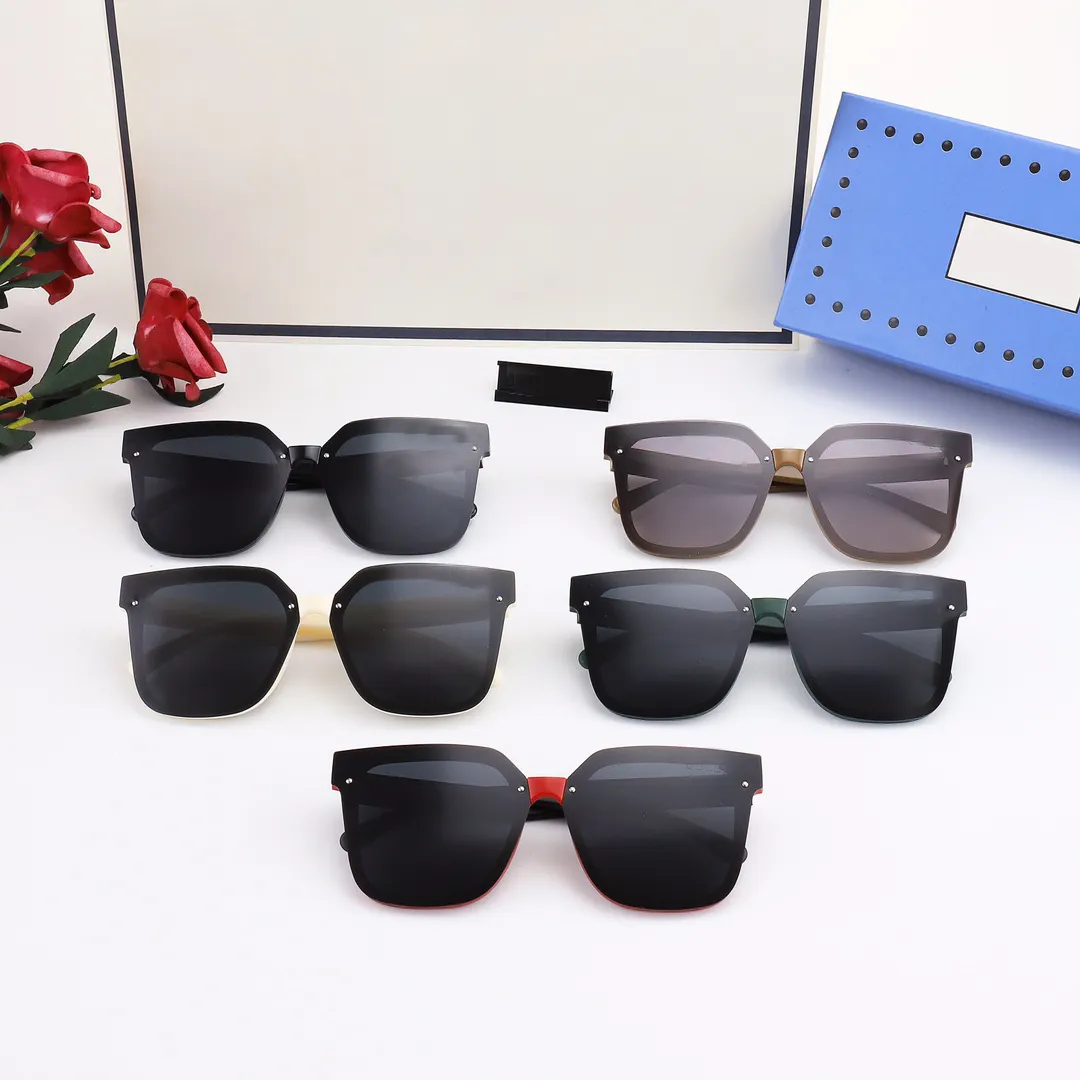 Moda Eyeware Klasik Erkekler Için Yüksek Kalite Güneş Gözlüğü Bayan Lüks Tasarımcılar Gözlük Erkekler Kadınlar Renkli Güneş Gözlükleri Kutusu 2105125Y
