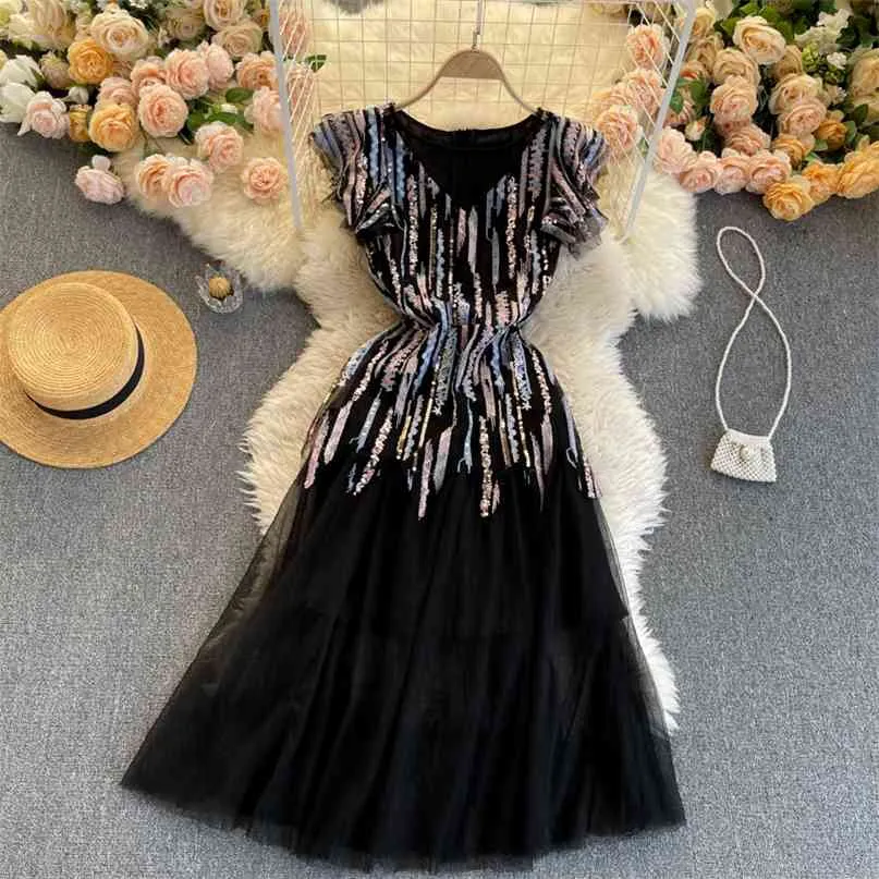 Elegant Women's Embroidered Flower A-line Black sparkly dress with Ruffled V-neck and High Waist, Slimming Sequin Gauze Stitching - R503 210527