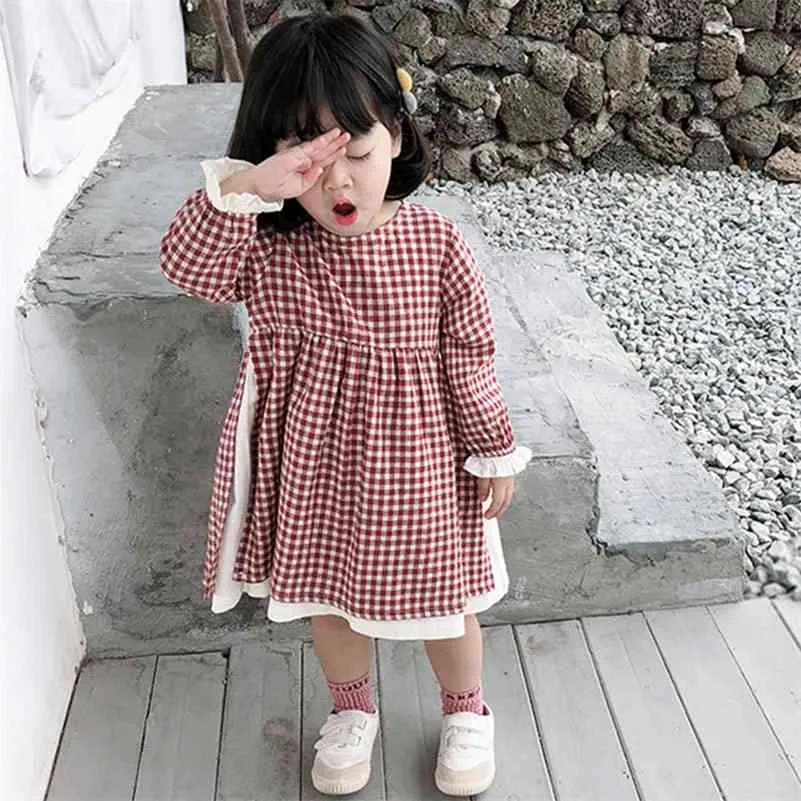 Automne Enfants Vêtements Japonais Corée Coton Lin Bébé Filles Princesse Robe Rayée Volants Manches Enfants Casual Robe 210317