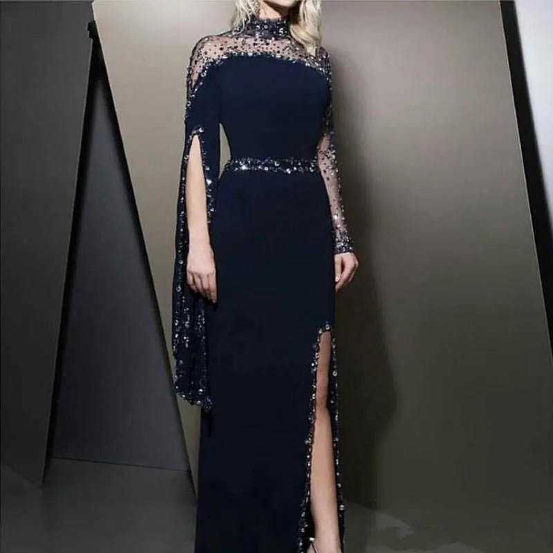 2022 Qatar High Neck Navy Blue Straight Evening Dresses Kaftan Dubai Crystal Sequins Beaded Långärmade Formella Party Gowns Modest Robe de Soiree Split Prom Dress