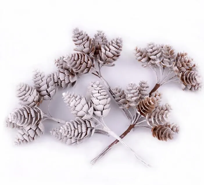 10pcs / 번들 인공 식물 가짜 소나무 콘 장식 꽃 화환 크리스마스 가정 장식 DIY 선물 수제 폼폰 GC674