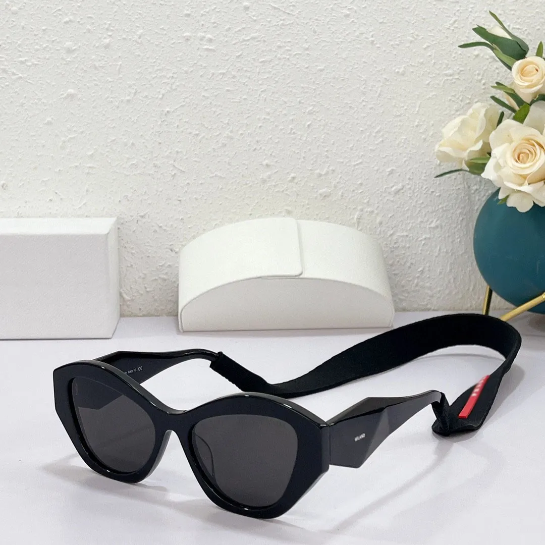 Pra 07ys Topp Original Högkvalitativa Designer Solglasögon för Mens Berömda Fashionable Retro Luxury Brand Eyeglass Mode Design Kvinnor Glasögon med låda har logotyp