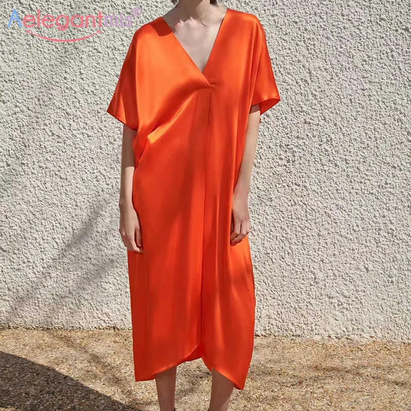 女性特大Vネックストレートカジュアル居心地の良い高品質のドレス夏の固体vestido 210607のためのAELEGANTMISサテンソフトセクシーなロングドレス