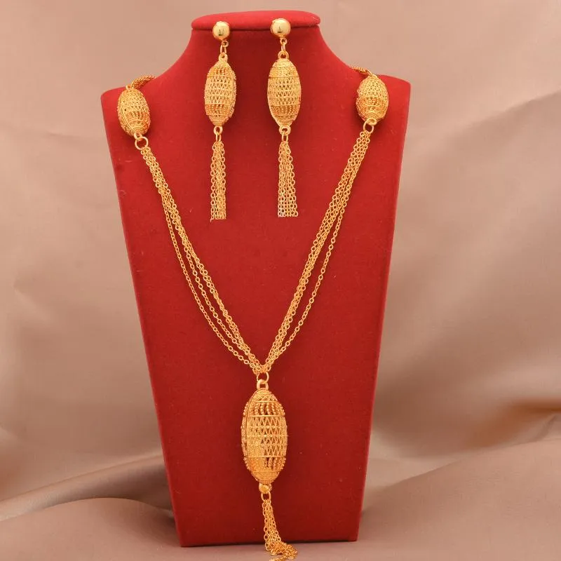 أقراط قلادة مجموعات مجوهرات دبي 24K مطلية بالذهب الفاخرة الزفاف الأفريقي هدايا الزفاف سوار خاتم مجوهرات مجموعة للنساء