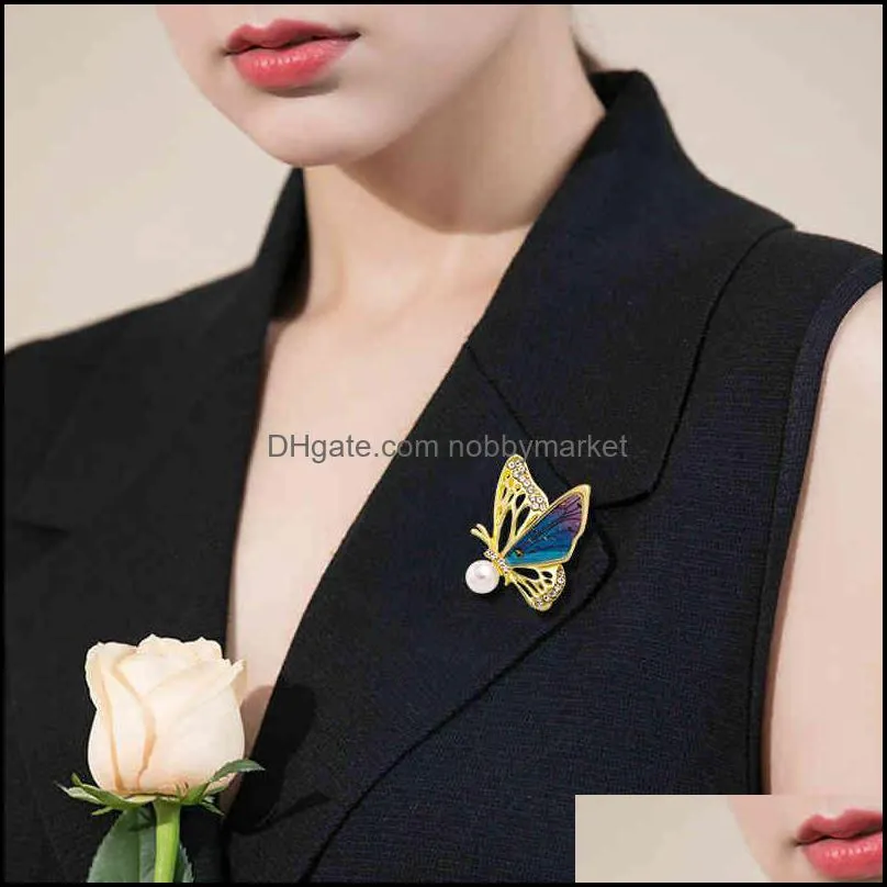 Luxury brooch New fashion painted Butterfly Brooch personality versatile micro inlaid Pearl Rhinestone accessories