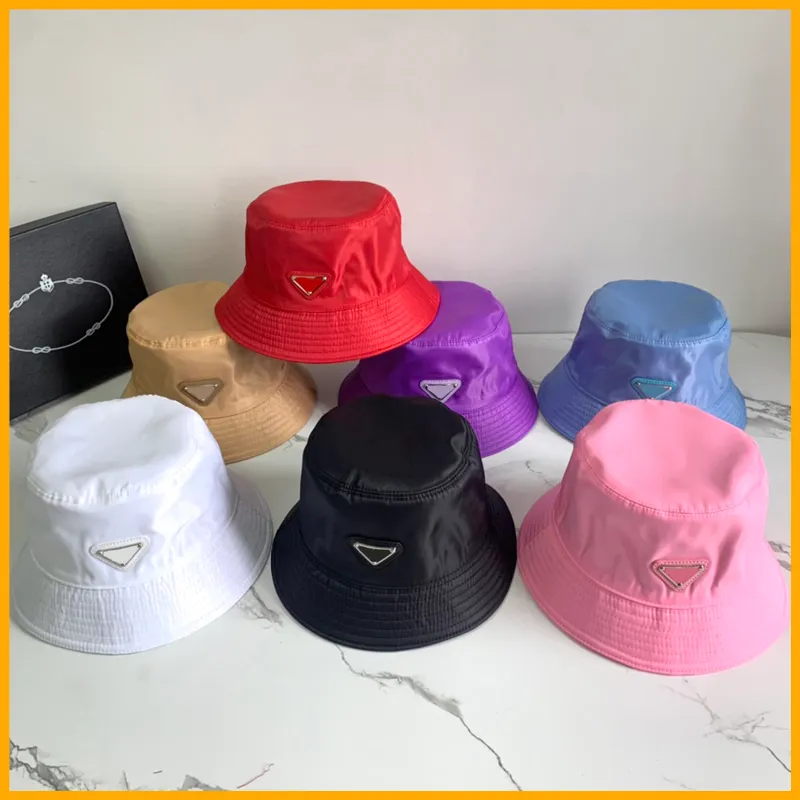 Nylonowy kapelusz typu Bucket Unisex kobiety męskie kapelusze luksusy projektanci czapki Bonnet Beanie kropki projektant P czapka damska Sunhat różowy D2107072L