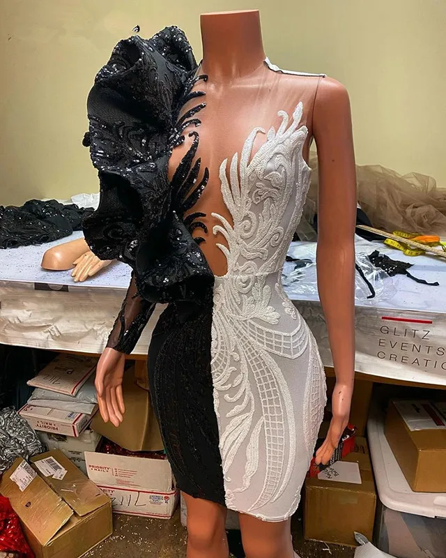 Custom-made White and Black One-Ruffle Shoulder tight Black prom dress - Knee Length Plus Size Formal Evening Gown for Girls