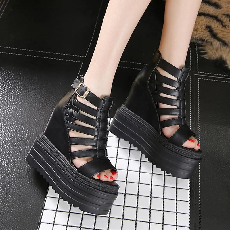 Kapcie 15 cm Super Heel Hollow Hollow Fish Mouth Women's Shoes Buty klinowe Sandały Grube Dotno Gąbka Ciasto Rzym Letni styl