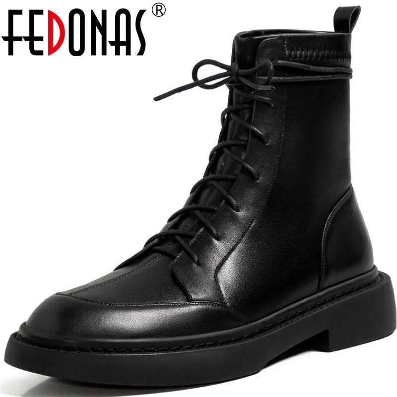 Bottines de conception classique avec talons véritables chaussures croisées en cuir véritable pour femmes travaillant décontracté épais hiver 210528