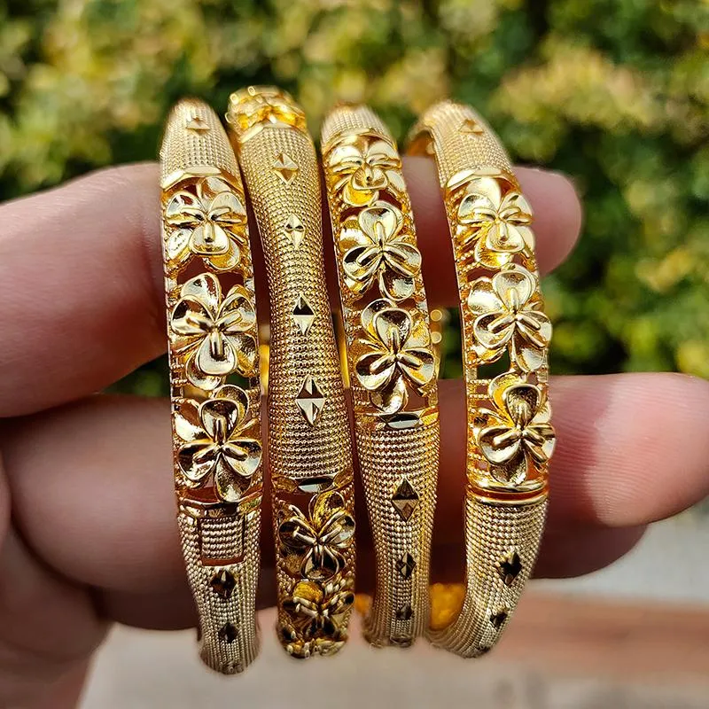 팔찌 4cs 신부 24k 골드 컬러 두바이 Bangles 여성을위한 Bijoux Africaine 팔찌 보석 웨딩 쥬얼리 파티 선물