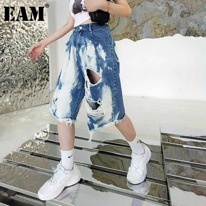 [EAM] taille haute bleu Denim trous décontracté genou longueur pantalon nouveau coupe ample pantalon femmes mode marée printemps été 2021 1DE0803 Q0801