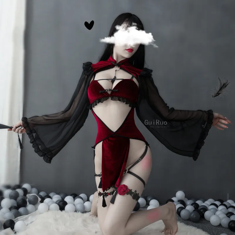 Brujas lenceria 2025