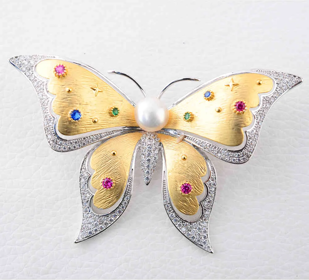 Broche de mariposa de CZ pavimentado chapado en oro de alta calidad