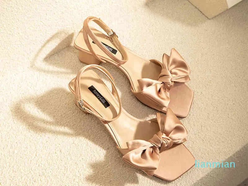 Dress Shoes Sweet powder 2021 summer all-match word with open toe thick heel sandals bow high heels 25J7