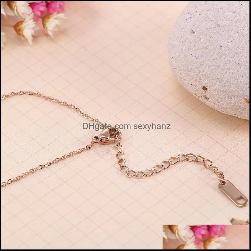 Titanium Stainless Hollow Pendant Necklace Classic Design Noble Charm Gold Women Jewelry Durable Color RX049 Chains
