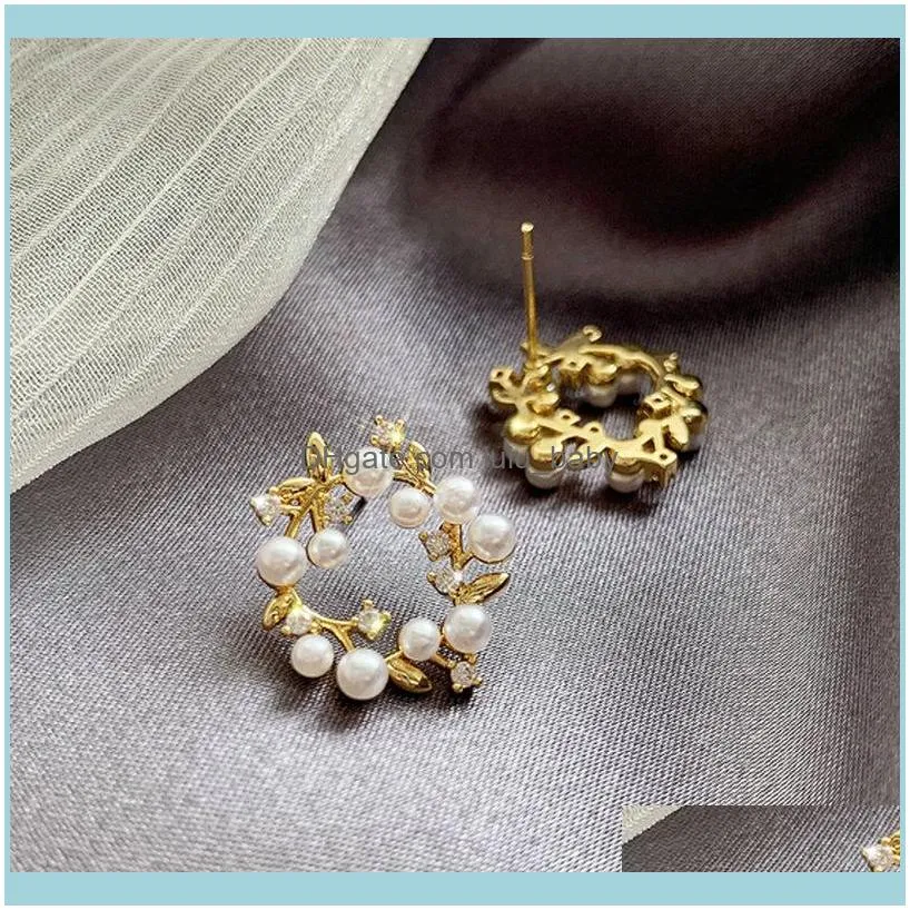 Stud River Charm Women Studs Earrings Irregular Imitation Pearls Flower Gold Color Delicate Earring Female Fashion Jewelry 1Pair1