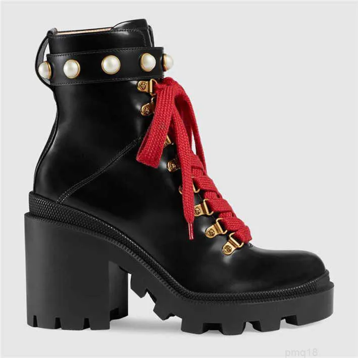 Lüks Arı Tasarımcısı Kadınlar Lüks İngiliz Çizmeler Yuvarlak Toe Martin Boot Toka Kayış Tıknaz Topuk Moda İşlemeli Ayak Bileği Sneakers Boyutu 35-41