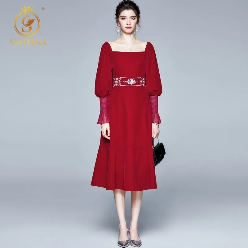 Högkvalitativ lyxig design bana lång klänning röd broderad lykta ärm velvet smal höst vinter vestidos 210520