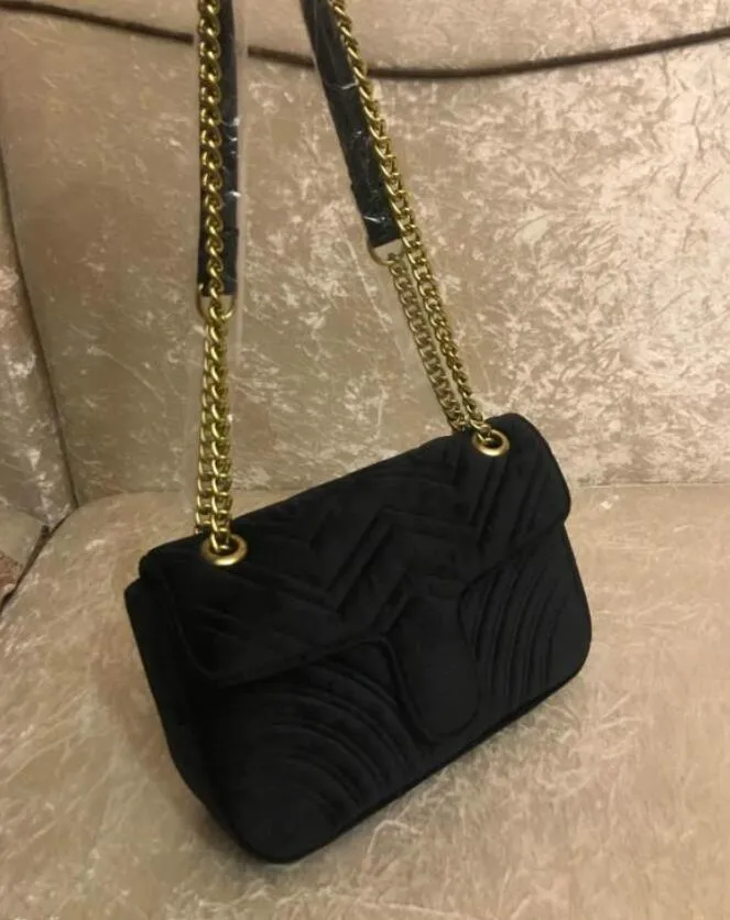 Moda Kadın Omuz Çantaları Klasik Deri Kalp Tarzı Altın Zincir Crossbody Çanta Cüzdan Kadife Kadın Çanta Tote Tasarımcılar Çanta Messenger Çanta 26 cm