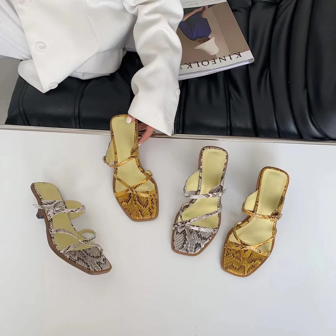 Casual Kvinnor Sandaler Tofflor Smalband Snake Tryckt Grunt Slip på Tunna Mid Heels Casual Slides Pumps Flip Flops Storlek 35-39 210513